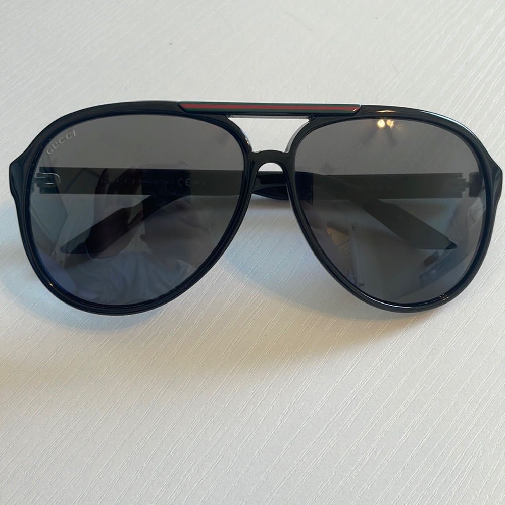 GUCCI BLACK AVIATOR SUNGLASSES
